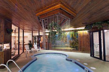 Sybaris Pool Suites Mequon Brown Deer Exterior photo